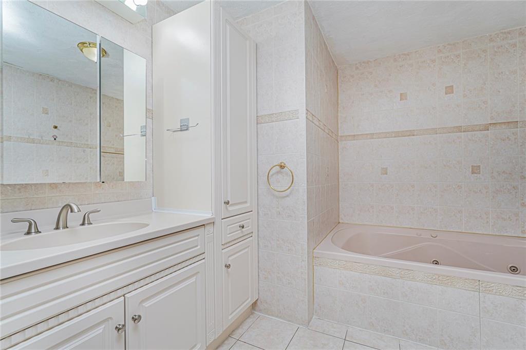 70 Redwood Loop, Staten  Island, New York, 10309 image 17