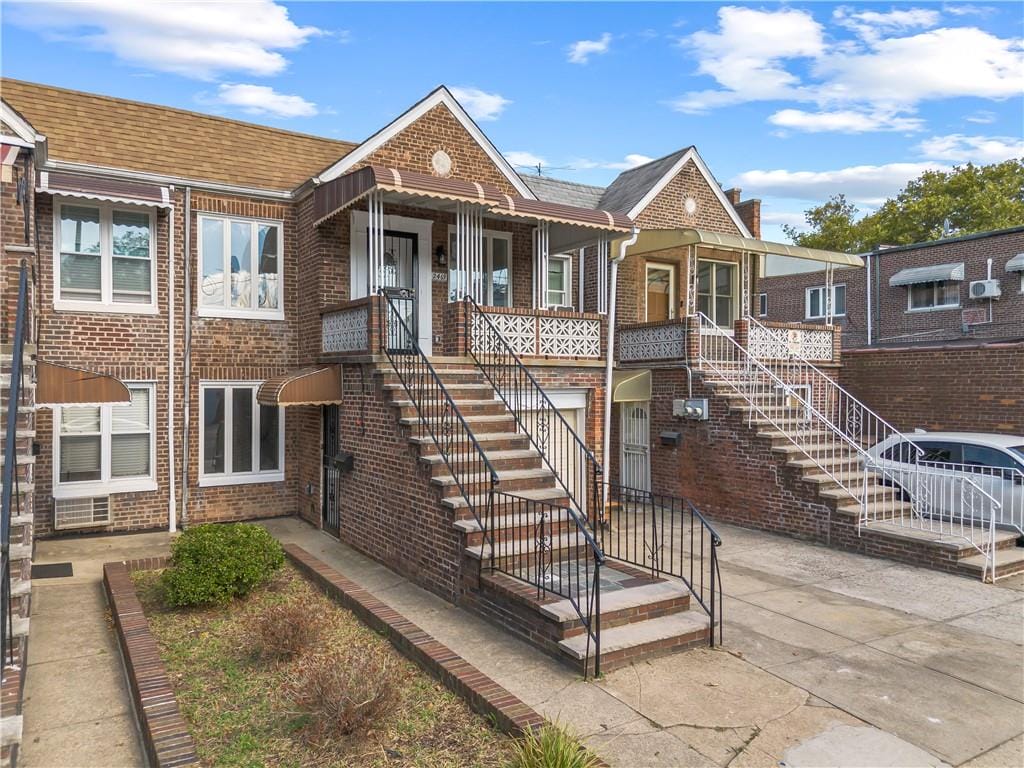 2469 East 28th Street Image 3