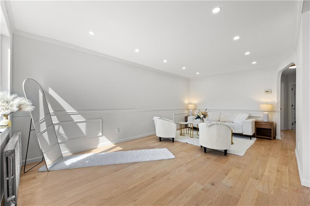 2469 East 28th Street Image 4