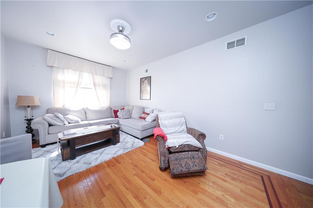 357 Cromwell Avenue Image 4