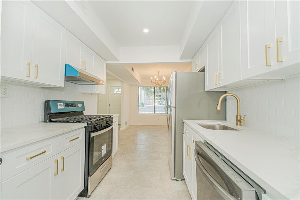 94 Wolkoff Lane A, Staten  Island, New York, 10303 image 12