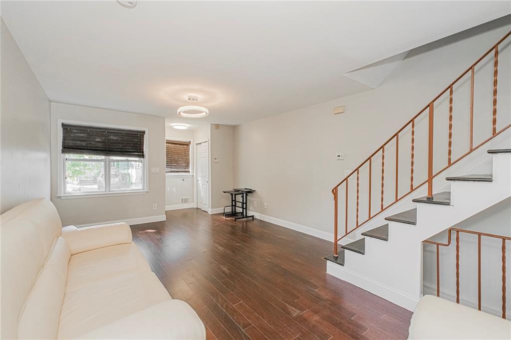 15 Lorraine Loop, Staten  Island, New York, 10309 image 8