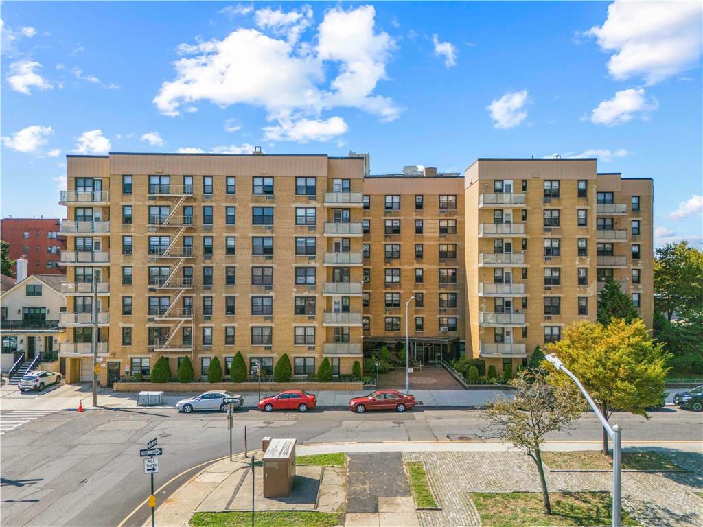 200 Corbin Place 4V Image 1