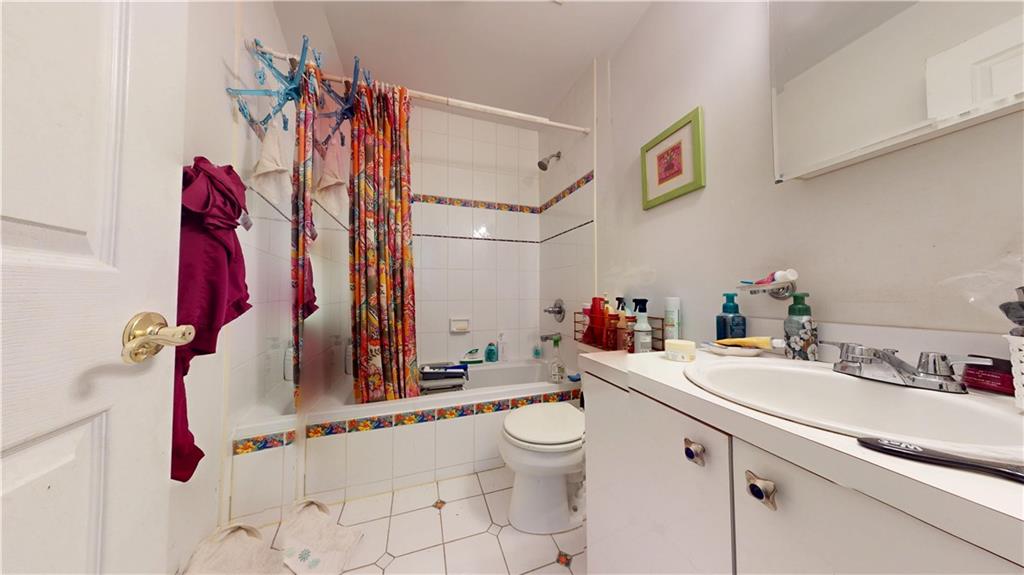 64 Greenway Drive, Staten  Island, New York, 10301 image 12