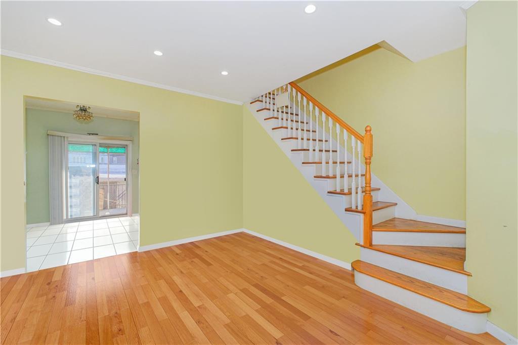 248 Bay 13th Street Image 3