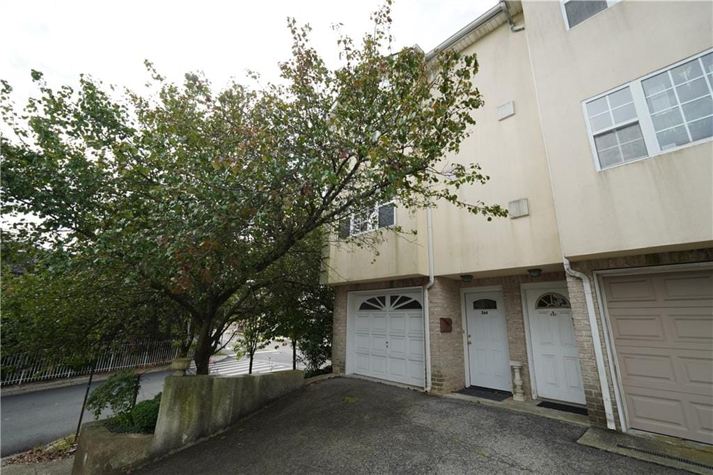 264 Ward Avenue Image 4
