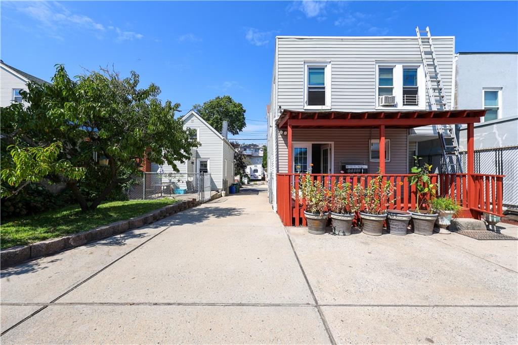 208 Saint Marys Avenue, Staten  Island, New York, 10305 image 23