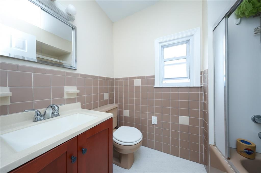 208 Saint Marys Avenue, Staten  Island, New York, 10305 image 35