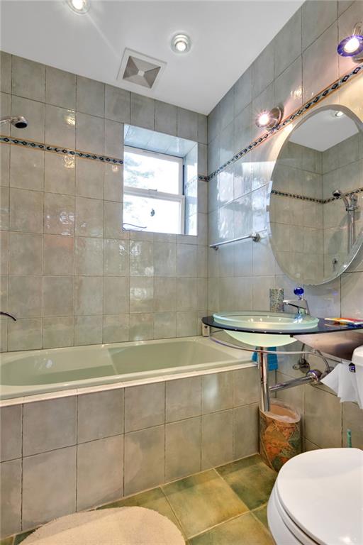 82 West End Avenue, Brooklyn, New York, 11235 image 32