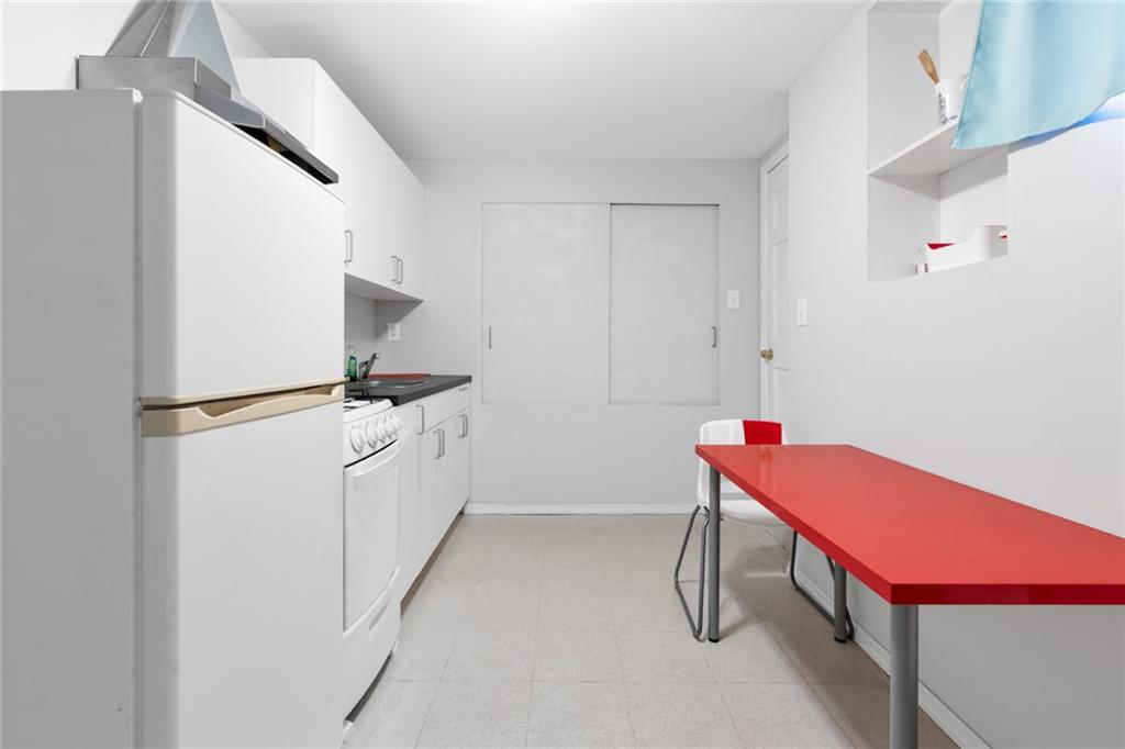 82 West End Avenue, Brooklyn, New York, 11235 image 47