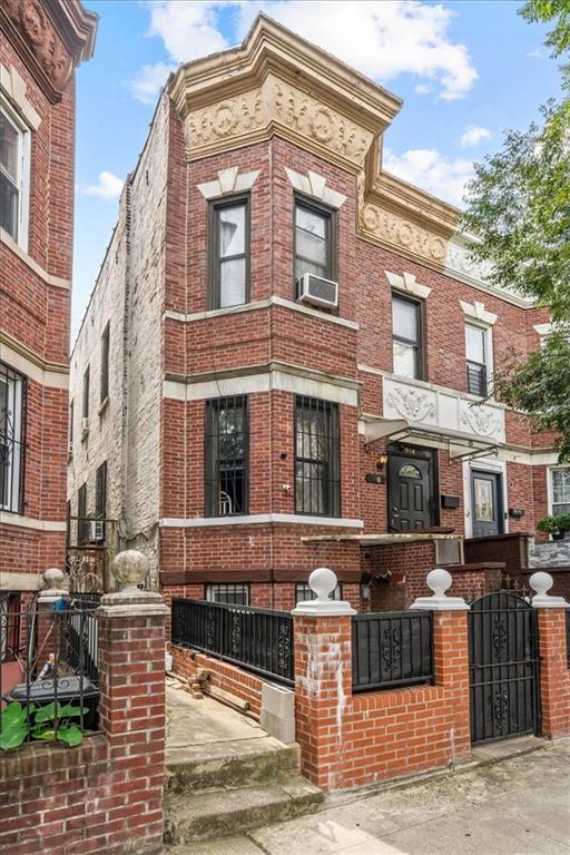 904 Avenue C Image 2