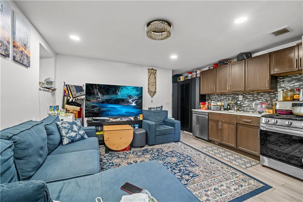 904 Avenue C, Brooklyn, New York, 11218 image 8