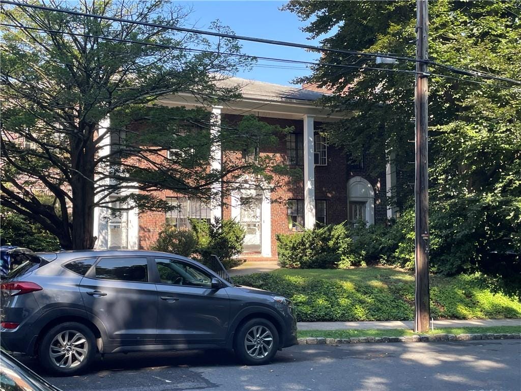 58-62 University Place Image 1