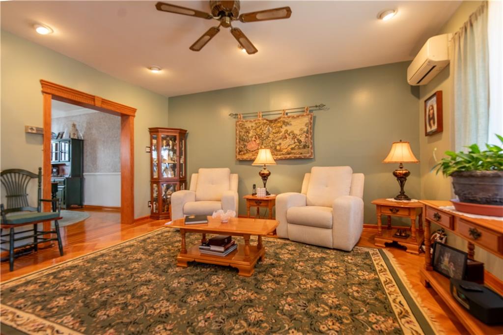 2041 Ford Street Image 3