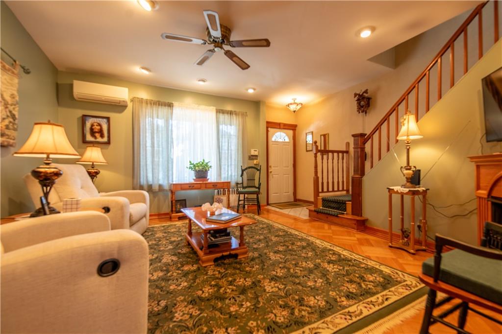 2041 Ford Street Image 4