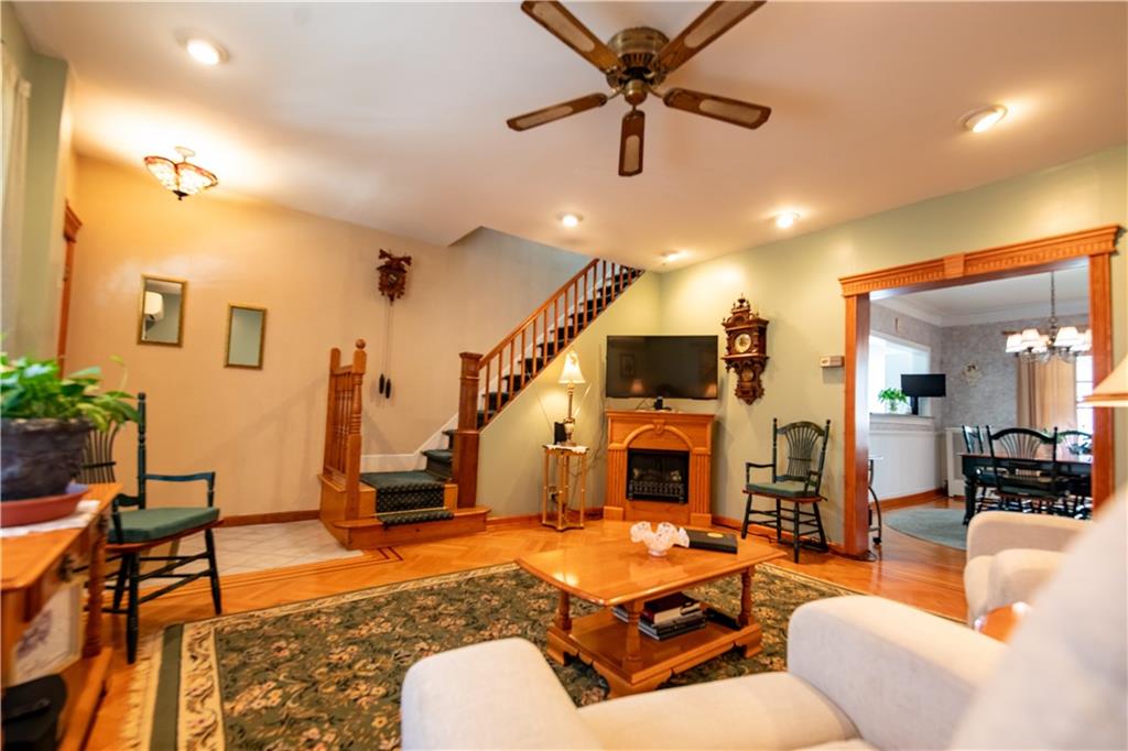 2041 Ford Street Image 5