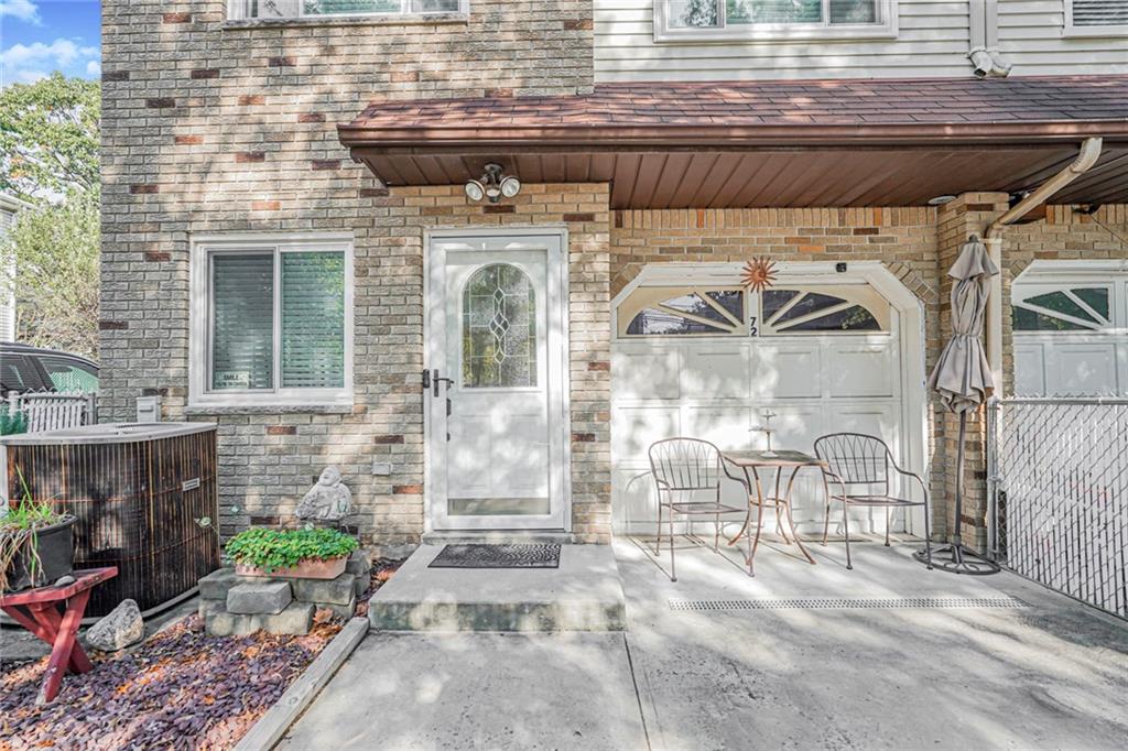 72 Eric Lane Image 3