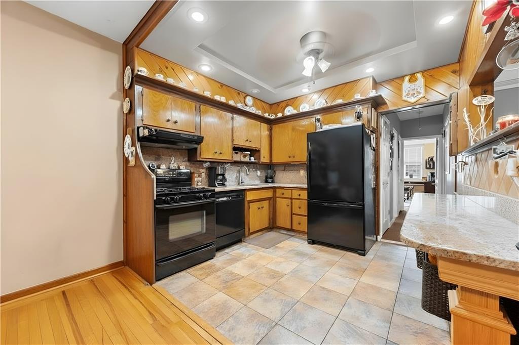 233 Dahlgren Place Image 3