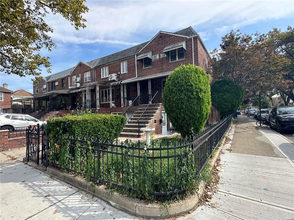 218 Highlawn Avenue Image 2