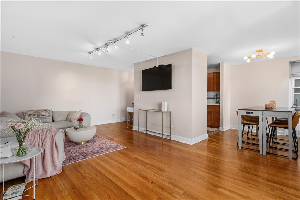 36 Hamilton Avenue 2E Image 4