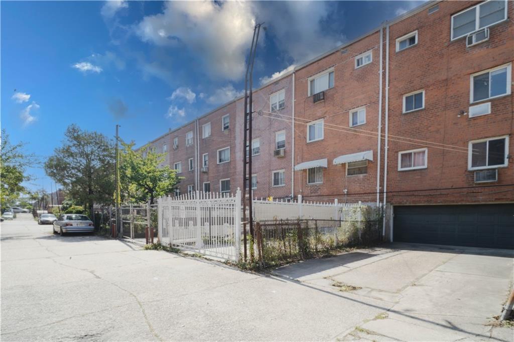 565 East 81st Street Image 4