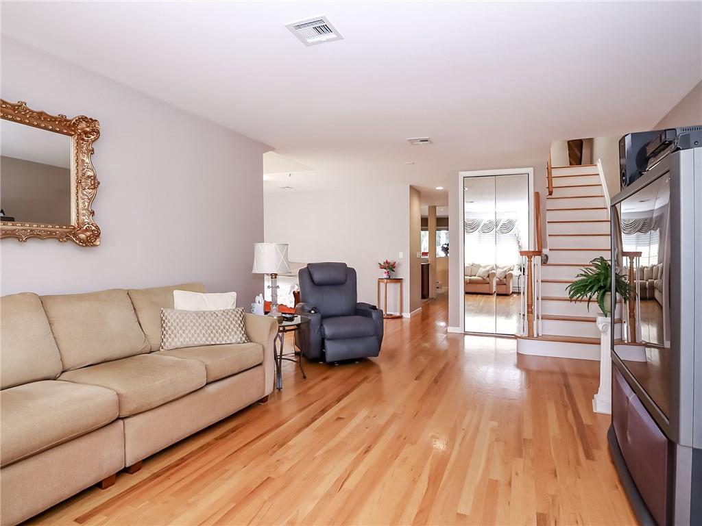 1317 Rockland Avenue Image 4