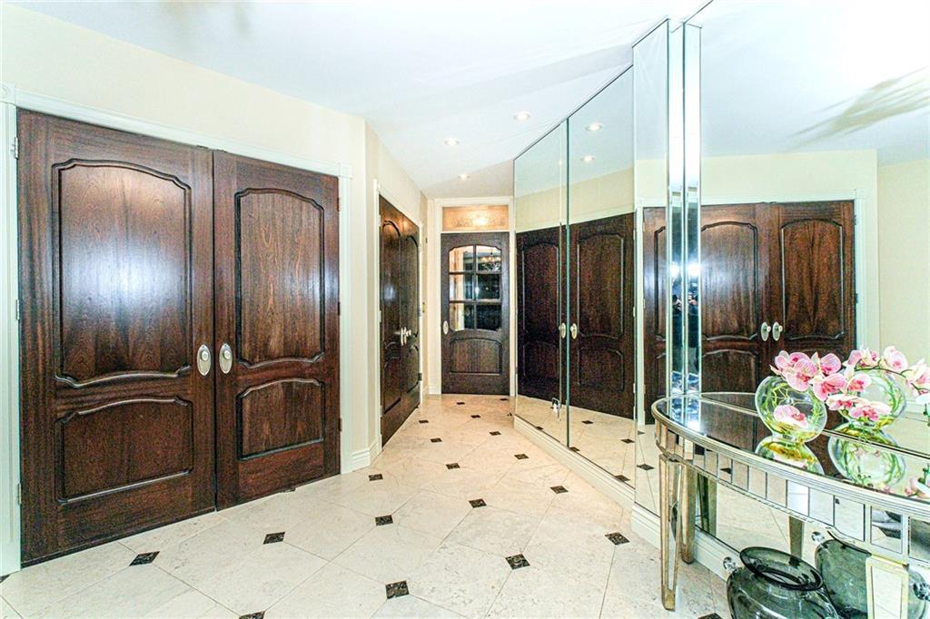 7119 Shore Road 4K Image 3