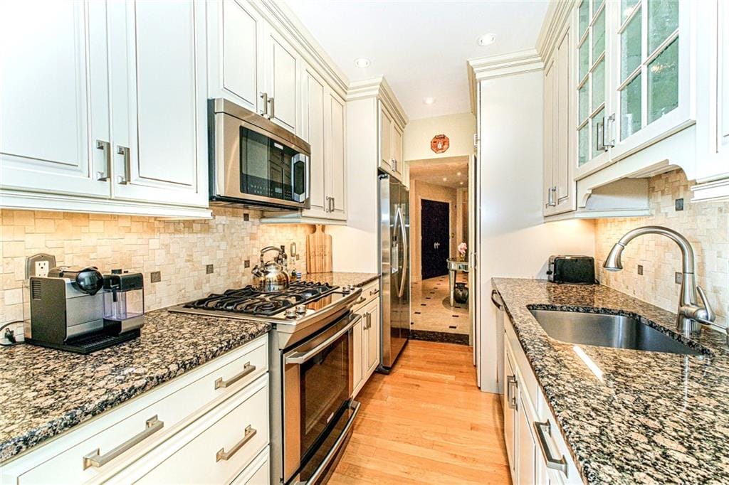 7119 Shore Road 4K, Brooklyn, New York, 11209 image 23