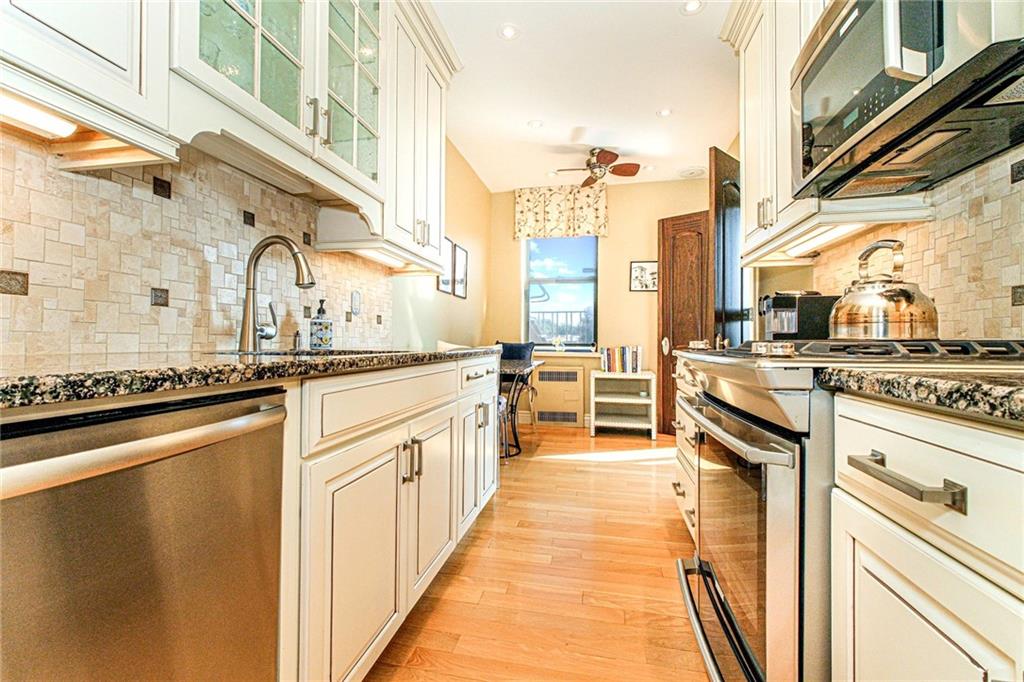 7119 Shore Road 4K, Brooklyn, New York, 11209 image 25