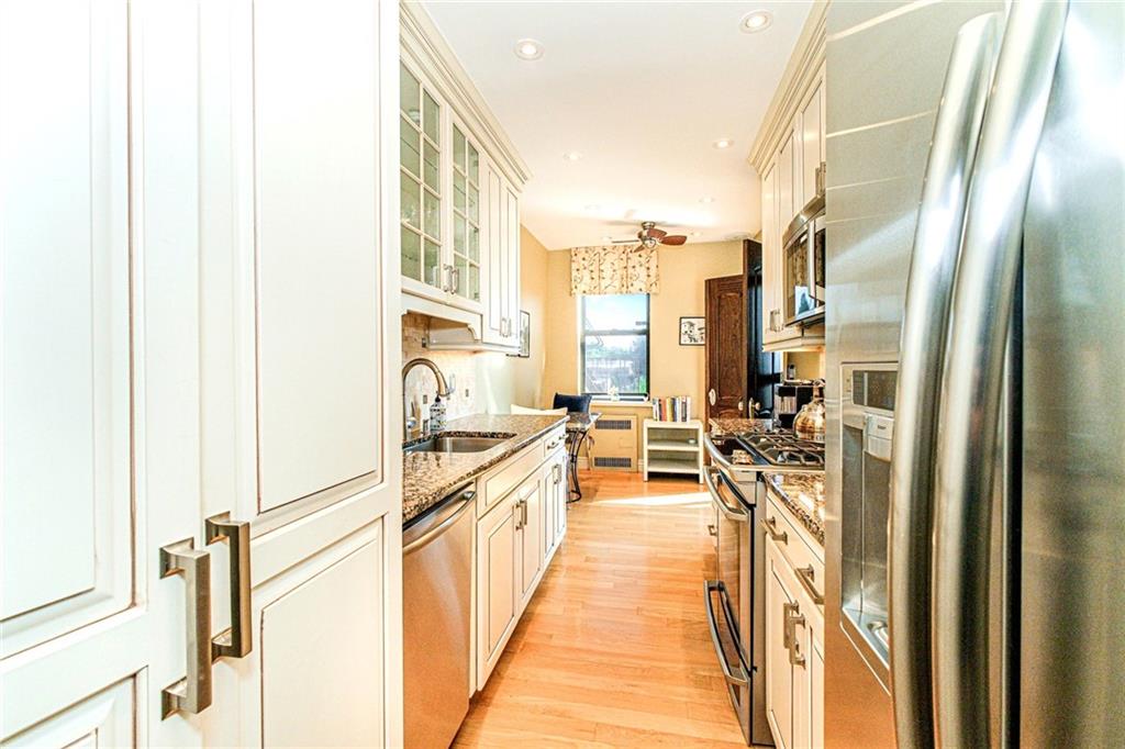 7119 Shore Road 4K, Brooklyn, New York, 11209 image 26