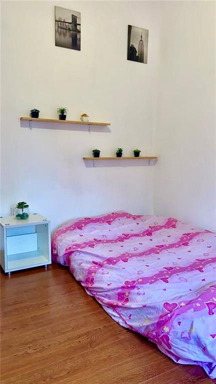 1563 East 57th Street Image 5