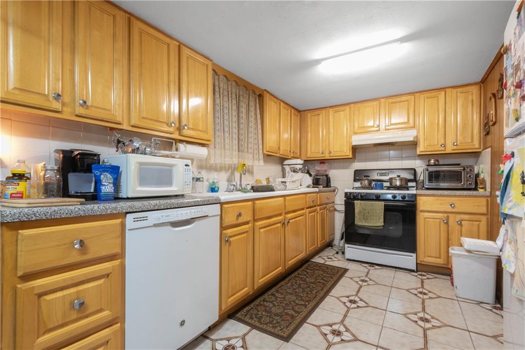 8309 20th Avenue, Brooklyn, New York, 11214 image 27