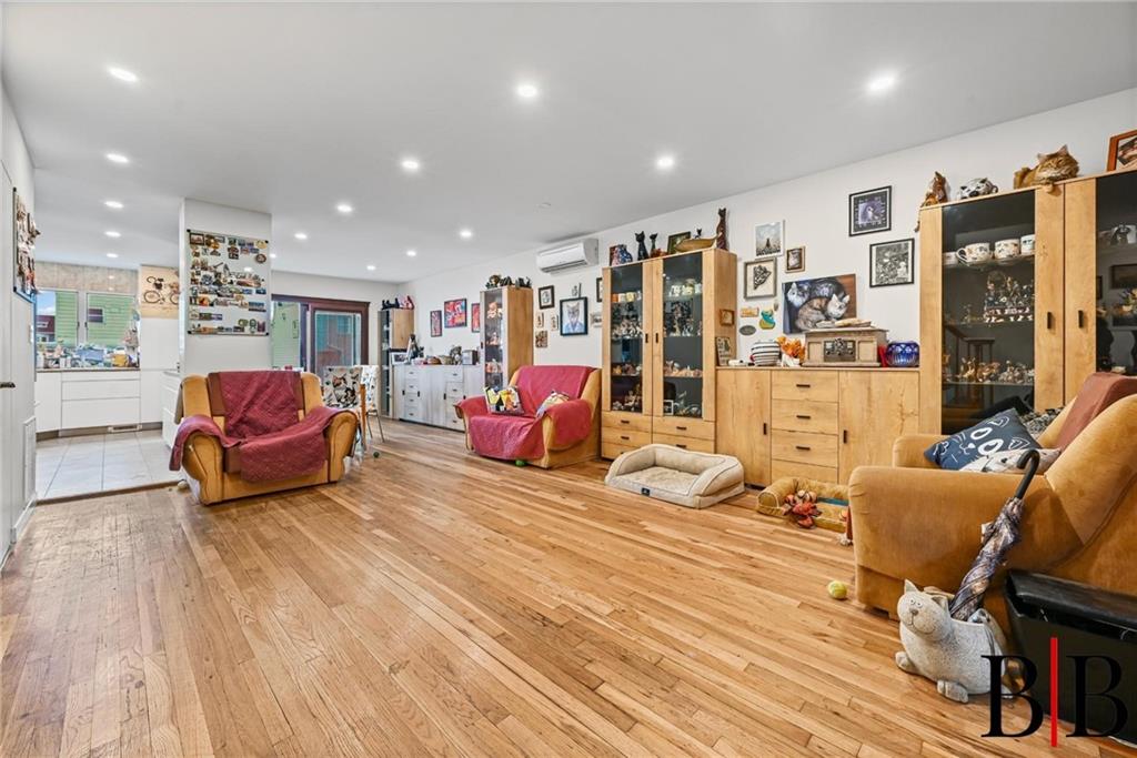 2063 East 71st Street Image 5
