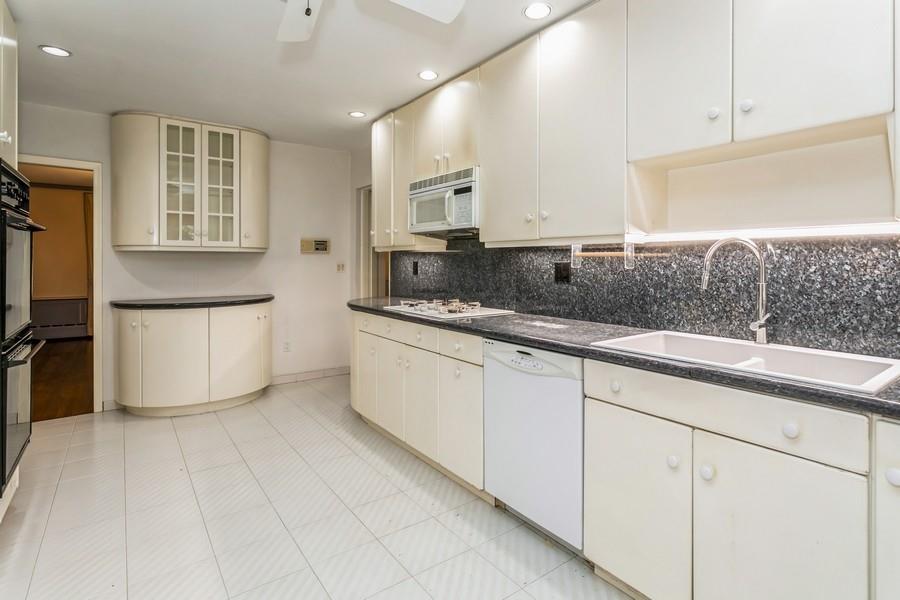 8038 Harbor View Terrace, Brooklyn, New York, 11209 image 23