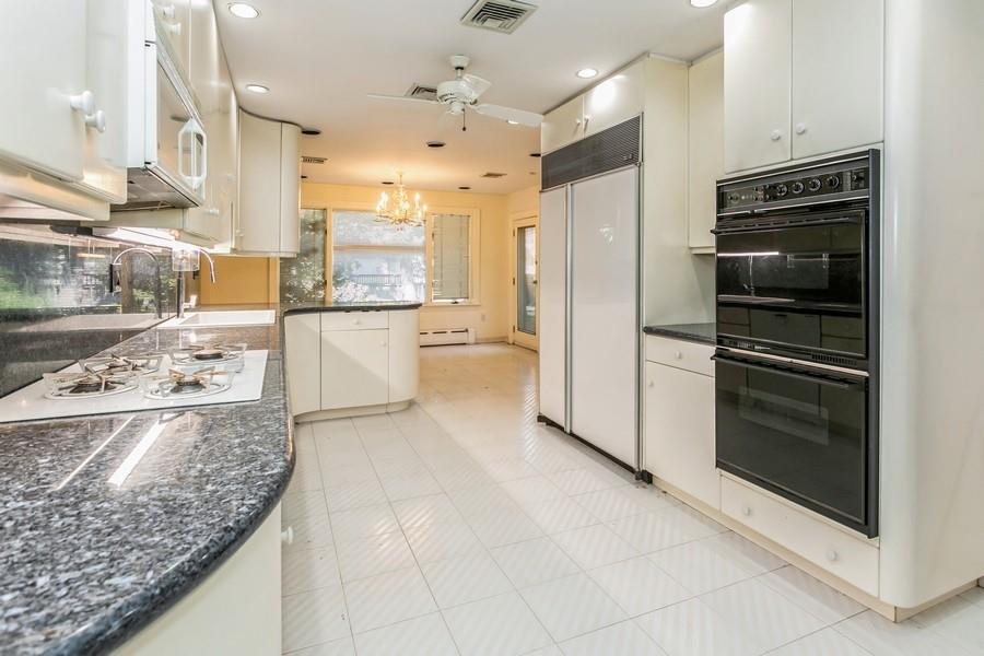 8038 Harbor View Terrace, Brooklyn, New York, 11209 image 24