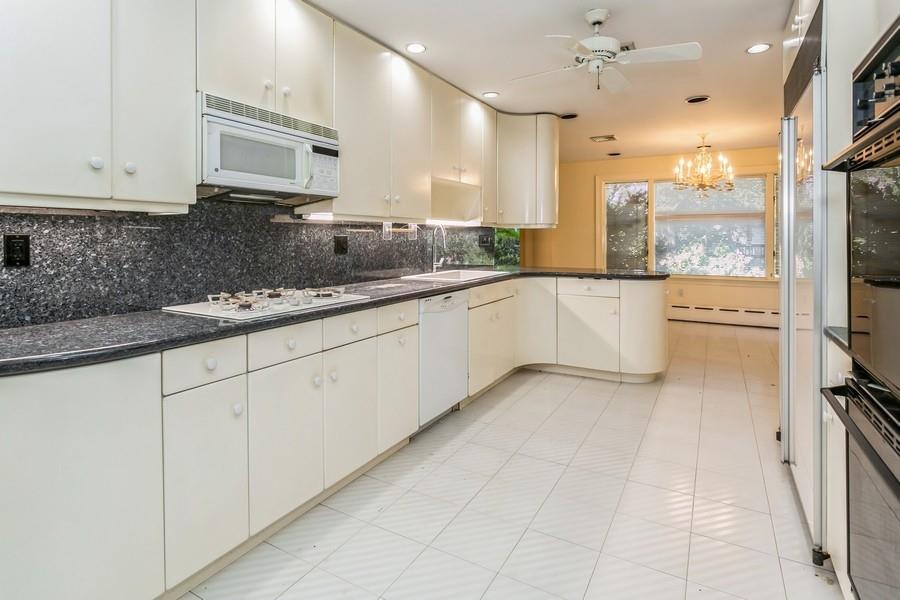 8038 Harbor View Terrace, Brooklyn, New York, 11209 image 25