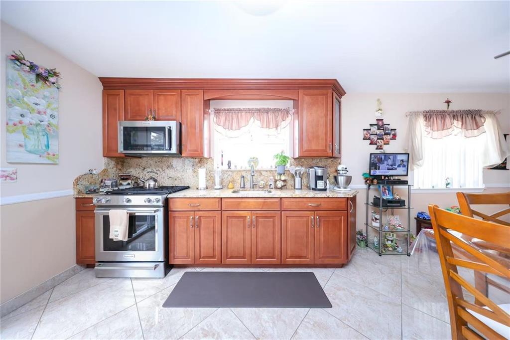 22 Hewitt Avenue, Staten  Island, New York, 10301 image 8