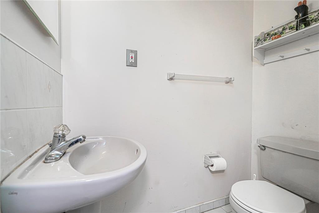 816 Bloomingdale Road, Staten  Island, New York, 10309 image 24