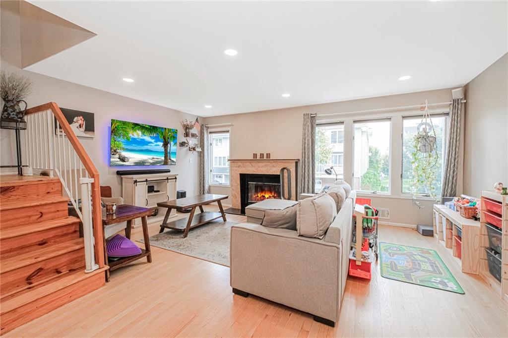 21 Flagship Circle, Staten  Island, New York, 10309 image 12