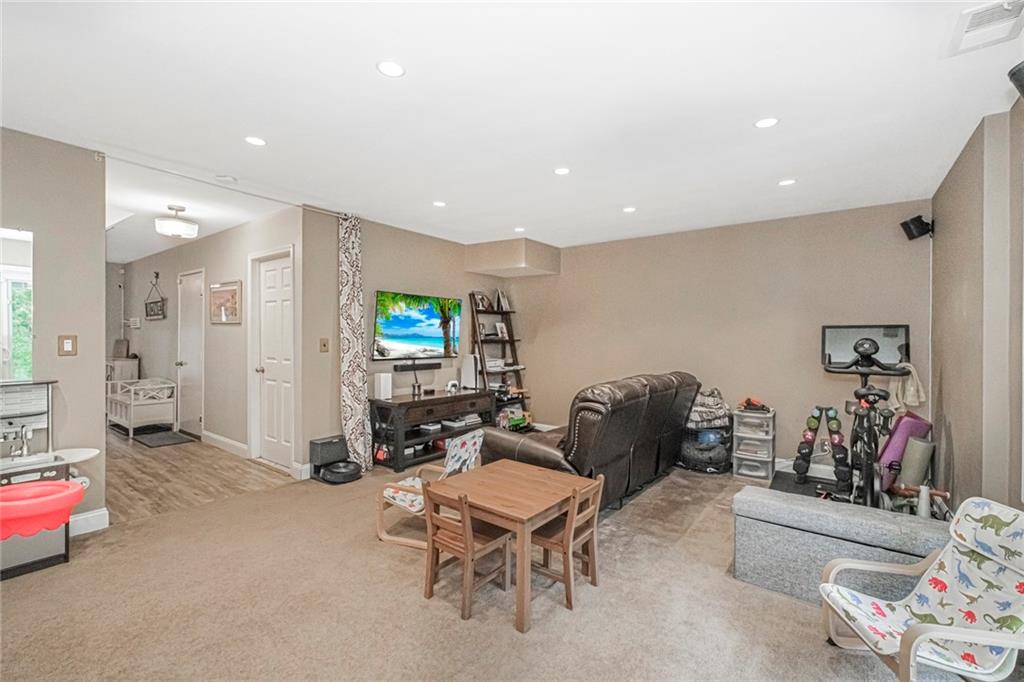 21 Flagship Circle, Staten  Island, New York, 10309 image 27