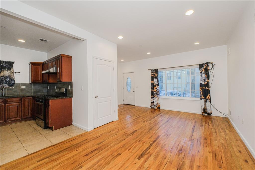 29 Stanley Avenue, Staten  Island, New York, 10301 image 6