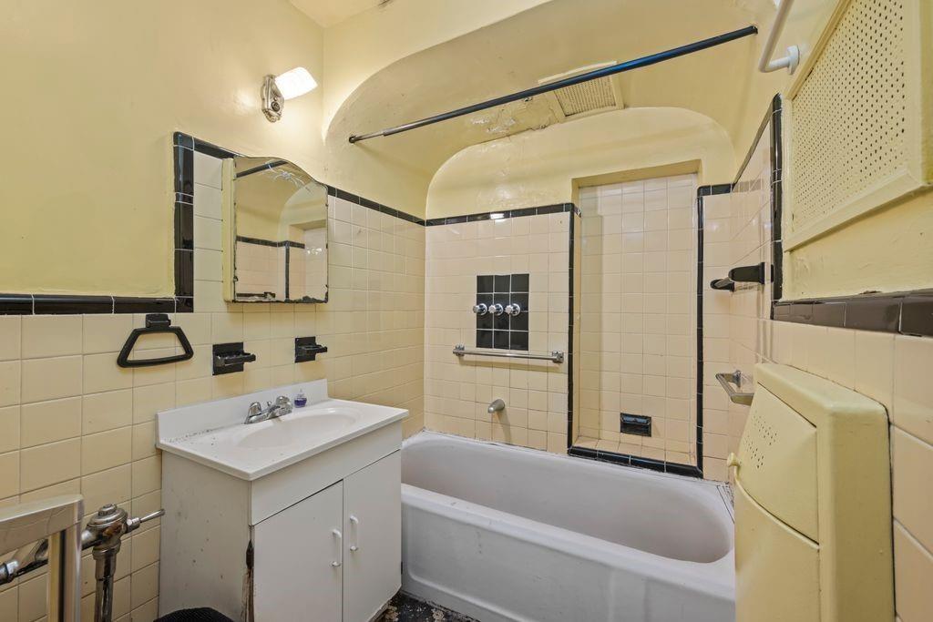 2320 East 26th Street, Brooklyn, New York, 11229 image 32