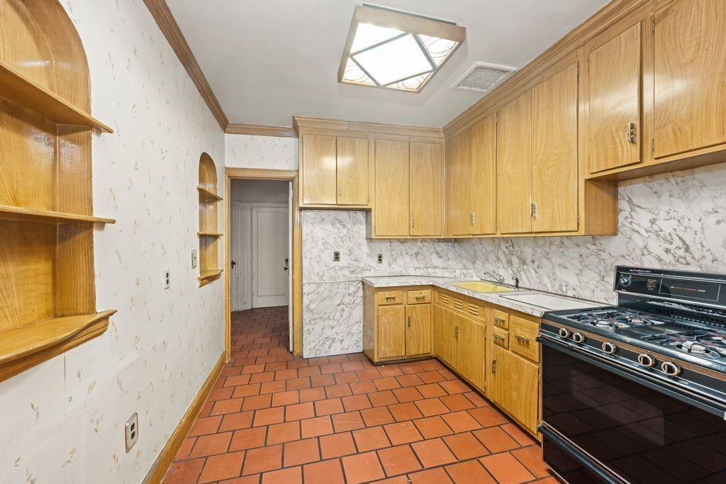 2320 East 26th Street, Brooklyn, New York, 11229 image 8