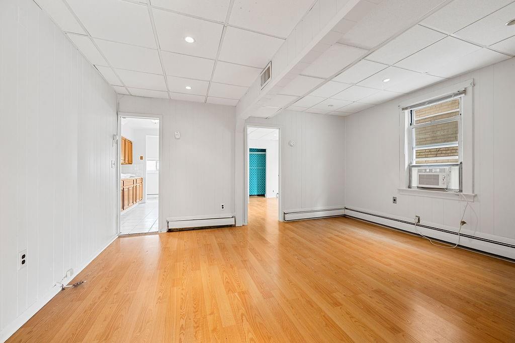 883 Manor Road Image 5
