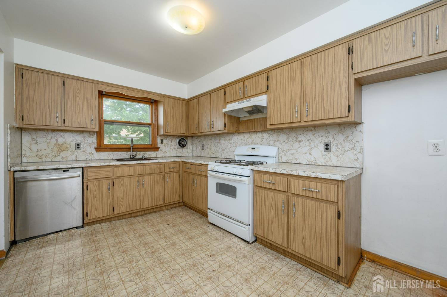 850 S Park Avenue, Linden, NJ, 07036 image 25