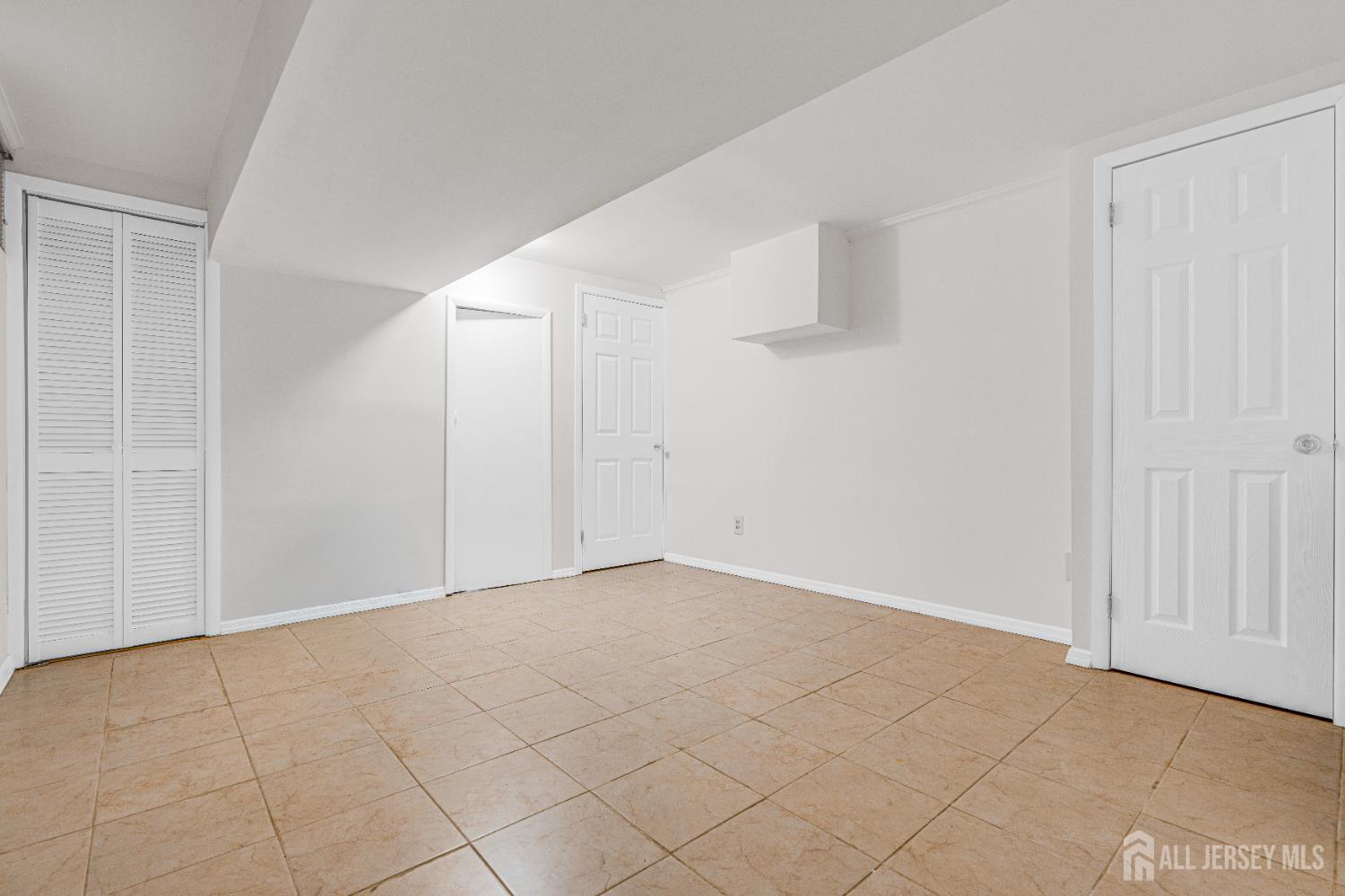 384 Westgate Drive, Edison, NJ, 08820 image 31