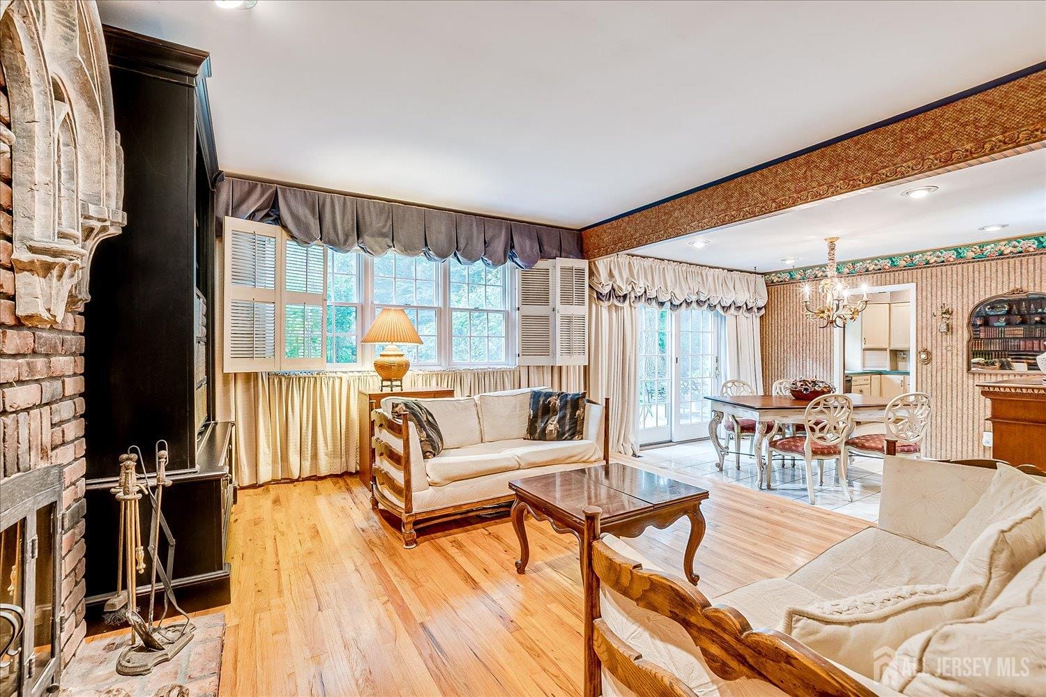 1116 Cambridge Lane Image 4