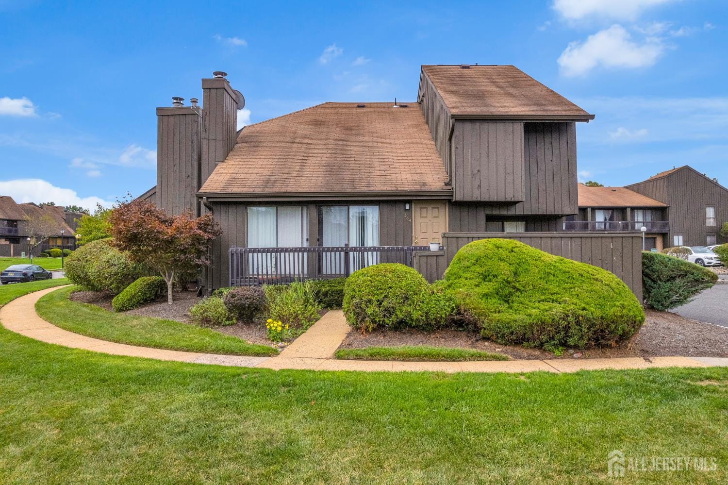 384 Westgate Drive Image 1