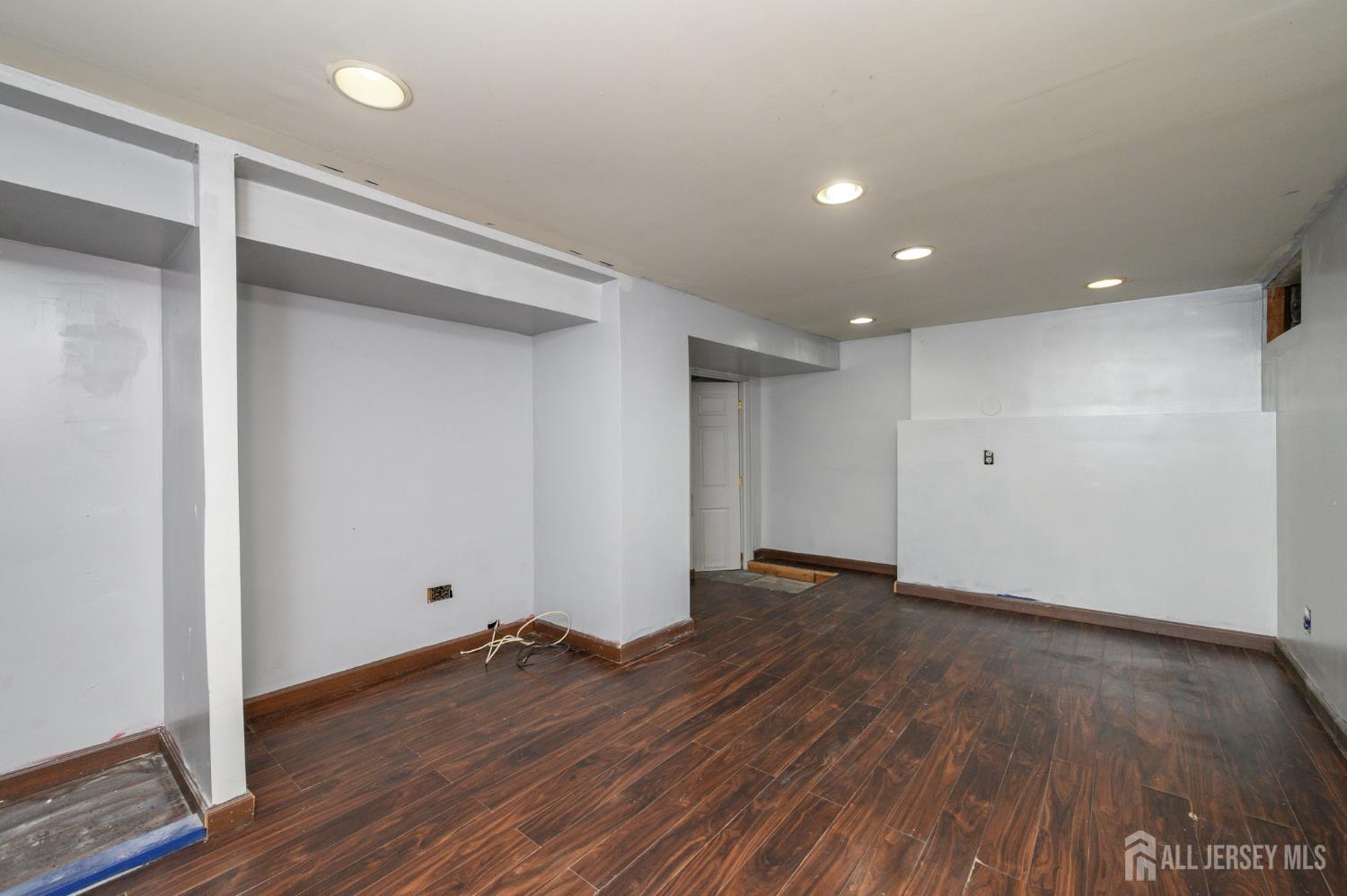 212 Echo Avenue, Edison, NJ, 08837 image 32