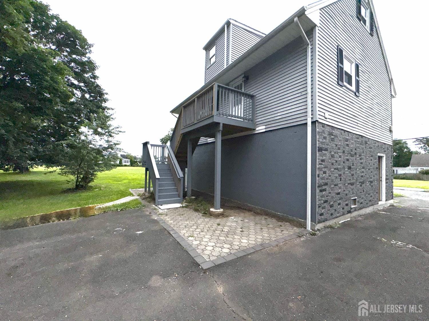 212 Huff Avenue Image 4
